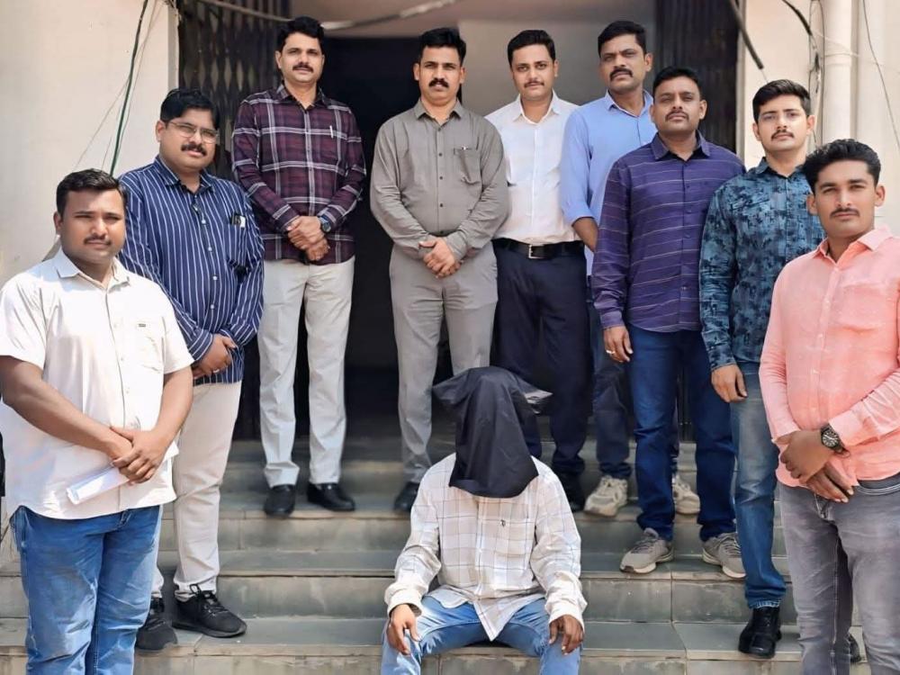 उमेश दळवी खून प्रकरणातील आरोपीला ठोकल्या बेड्या