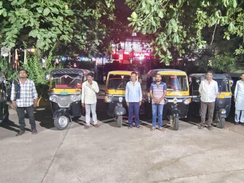मुजोर रिक्षा चालकांना ‘दे दणका’