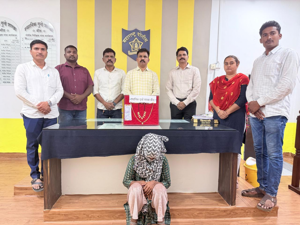 प्रवासात चोरी करणारी महिला स्थानिक गुन्हे शाखेच्या जाळ्यात; अडीच लाखांचा मुद्देमाल हस्तगत