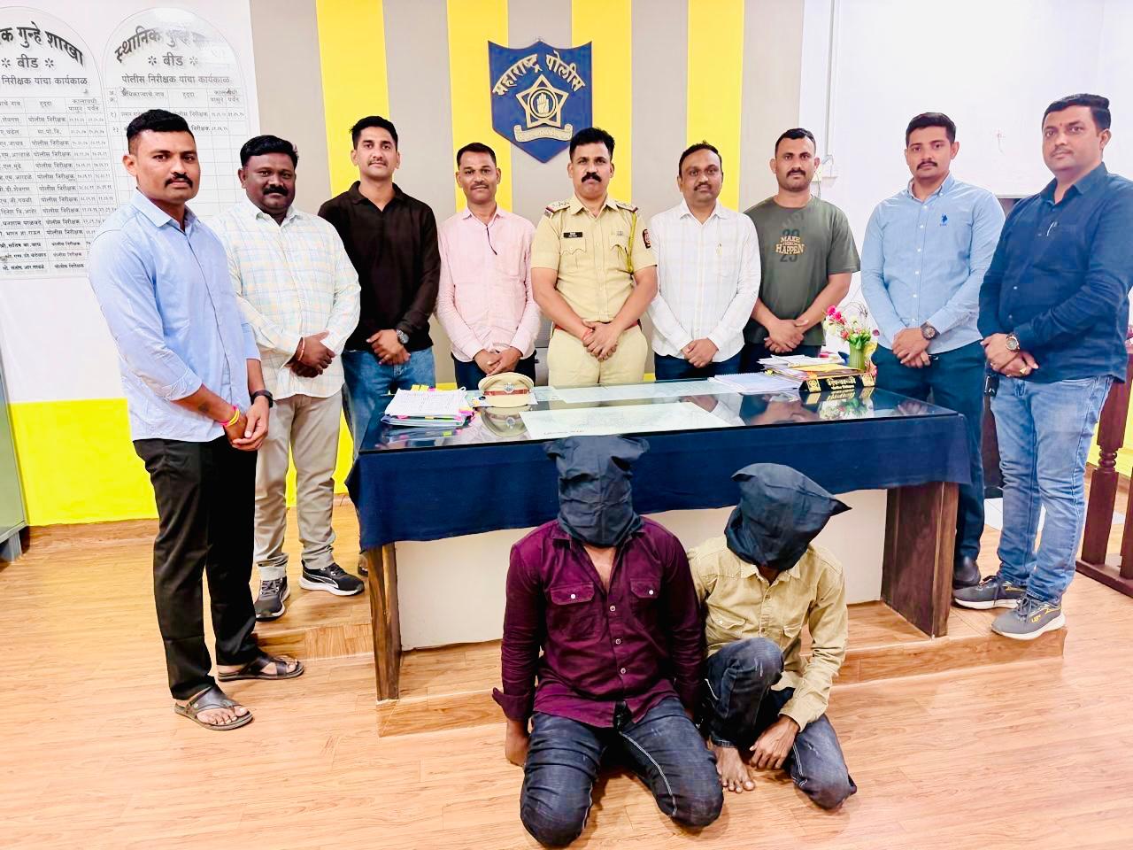 परळीतील कपड्याच्या दुकानातील १५ लाखांच्या चोरीचा गुन्हा उघडकीस; आंतरराज्यीय टोळीतील दोघे जेरबंद!