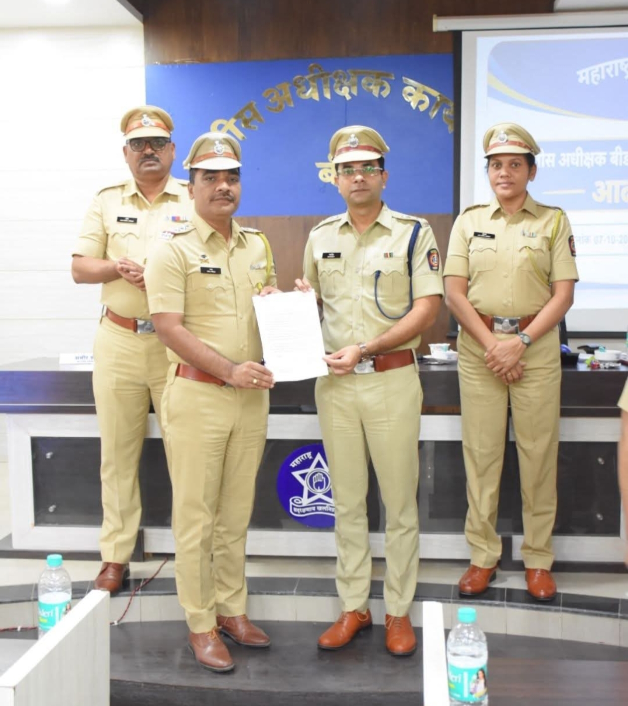 अंबाजोगाईतील सर्वात मोठ्या घरफोडीचा छडा; पोलीस निरीक्षक शरद जोगदंड व पथकाचा गौरव!